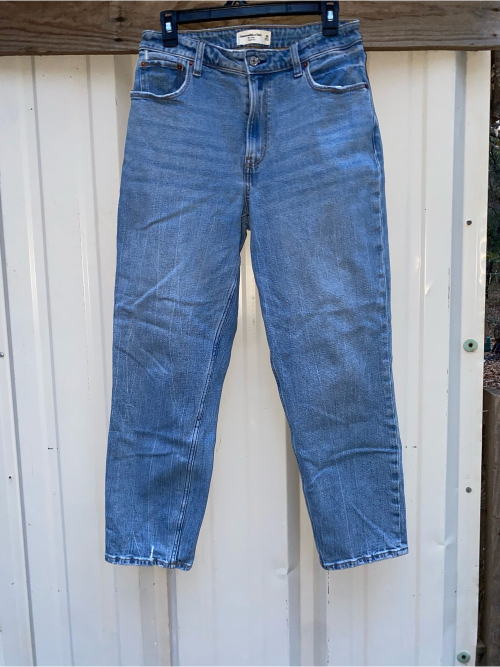 Abercrombie & Fitch The Mom High Rise Curve Love Jeans - Size 28